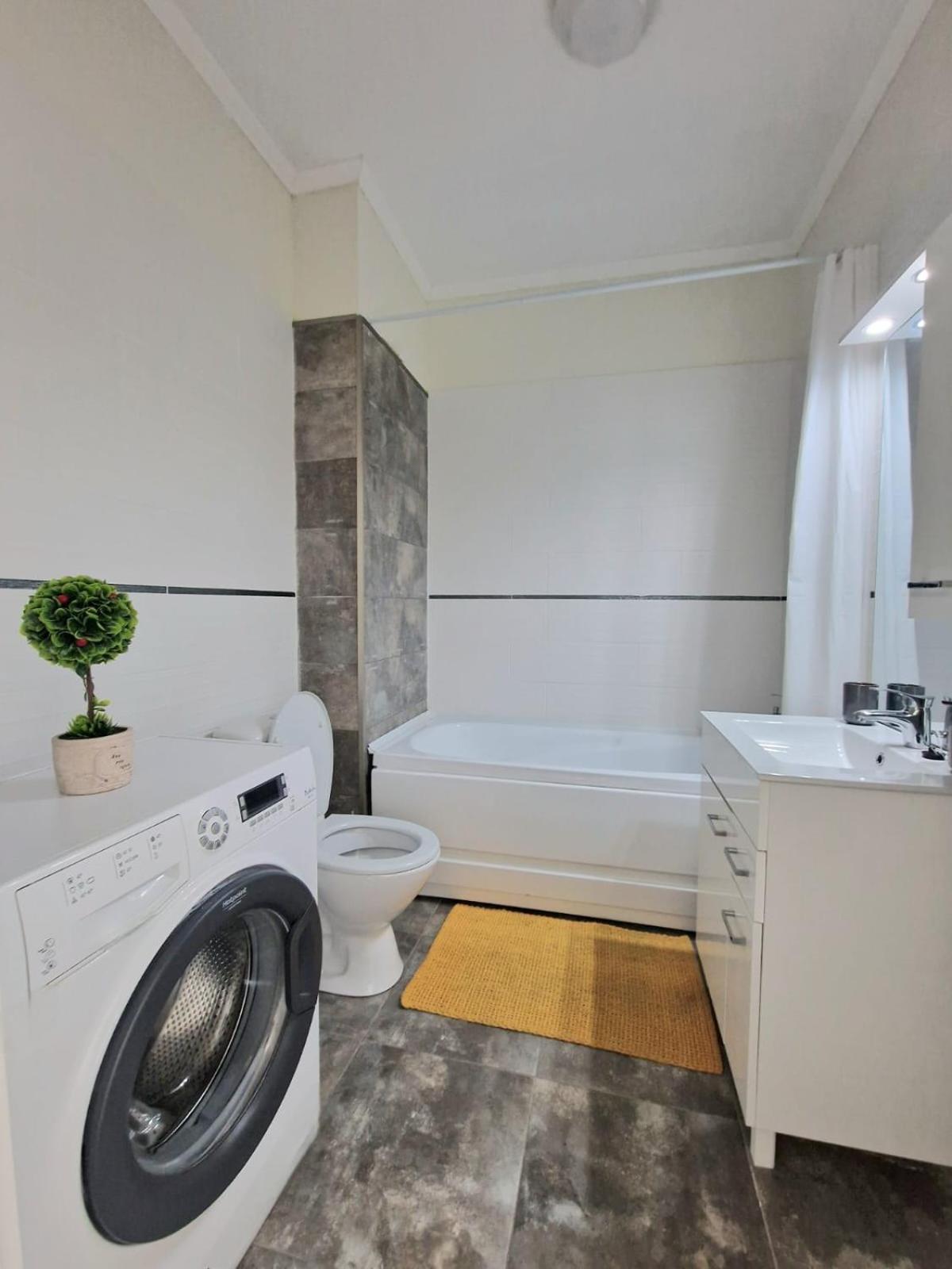 Cozy Apartment Prima Nufarul 拉迪亚 外观 照片